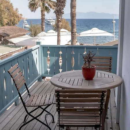 Kefi Beach&suites 3*