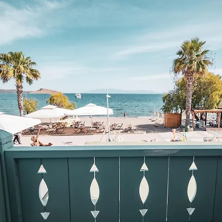 Kefi Beach&suites Hotel 3*
