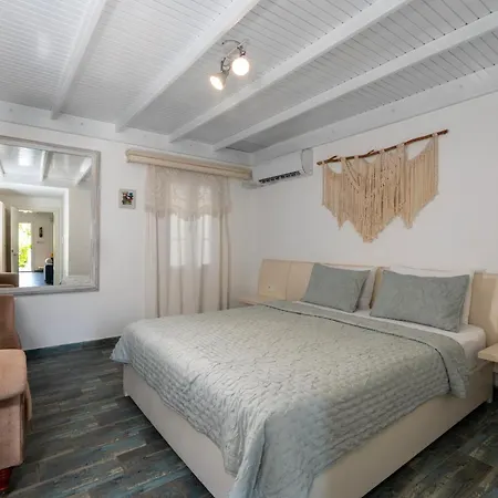 Kefi Beach&suites Hotel