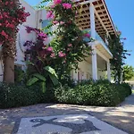 Kefi & Hotel 3*