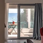 Kefi & Hotel 3*