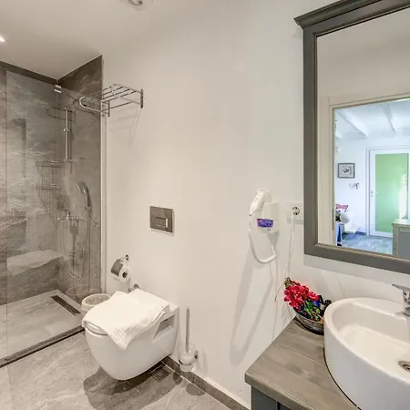 Kefi & Szálloda Ortakent