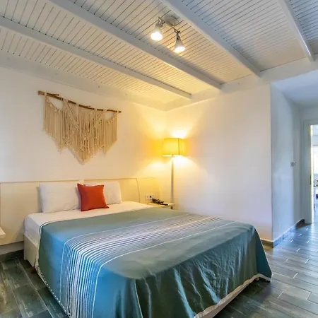 Отель Kefi & 3*