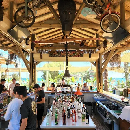 Kefi & فندق أورتاكنت