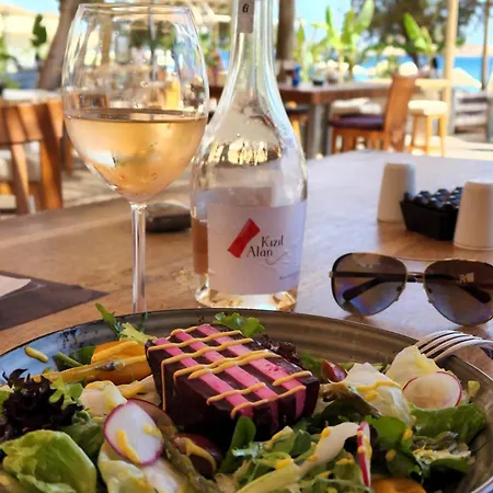 Отель Kefi & Ортакент