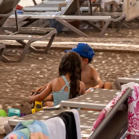 Kefi & Hotel 3*